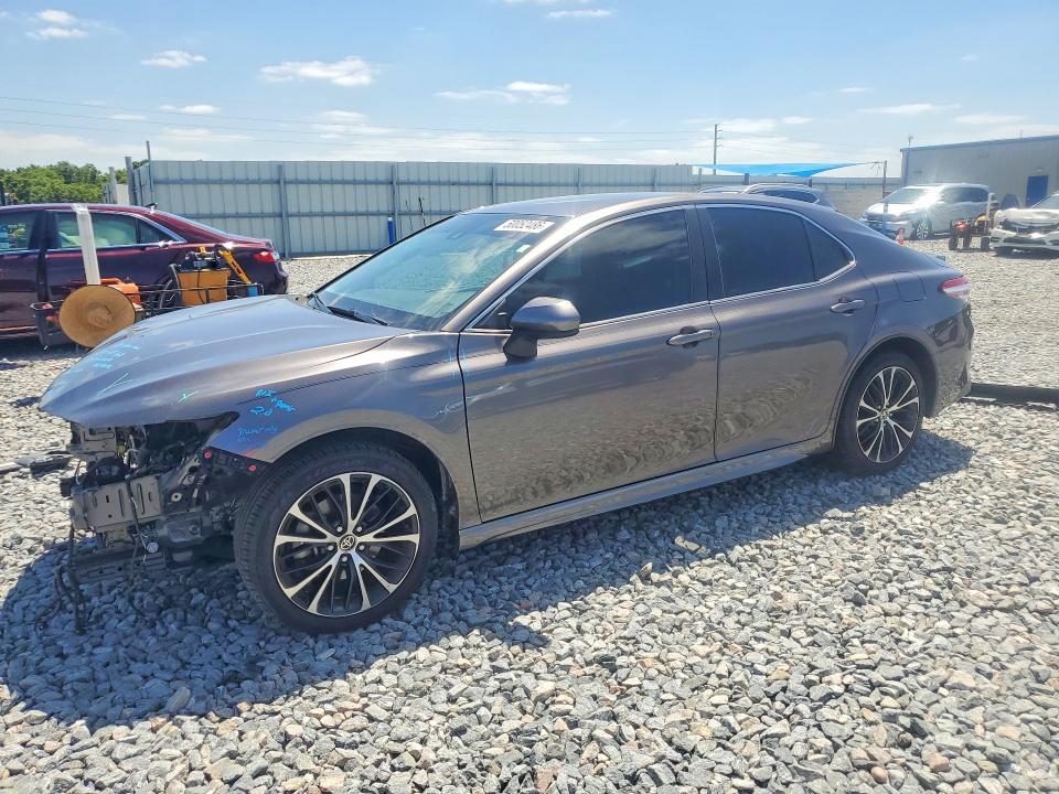 50052486 :رقم المزاد ، 4T1G11AK3LU978132 vin ، 2020 Toyota Camry مزاد بيع