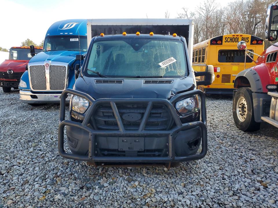 49593996 :رقم المزاد ، 1FDRU8ZG8NKA02404 vin ، 2022 Ford Transit U مزاد بيع