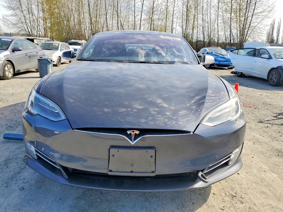49145056 :رقم المزاد ، 5YJSA1E49JF275456 vin ، 2018 Tesla Model S مزاد بيع