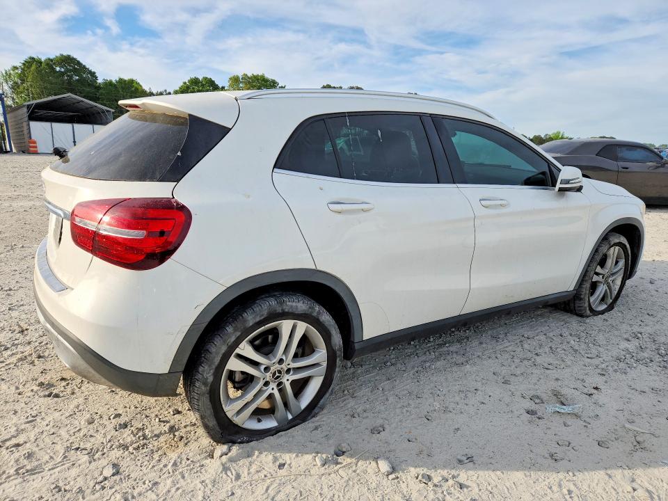 49764546 :رقم المزاد ، WDCTG4EB7LU022837 vin ، 2020 Mercedes-benz Gla مزاد بيع