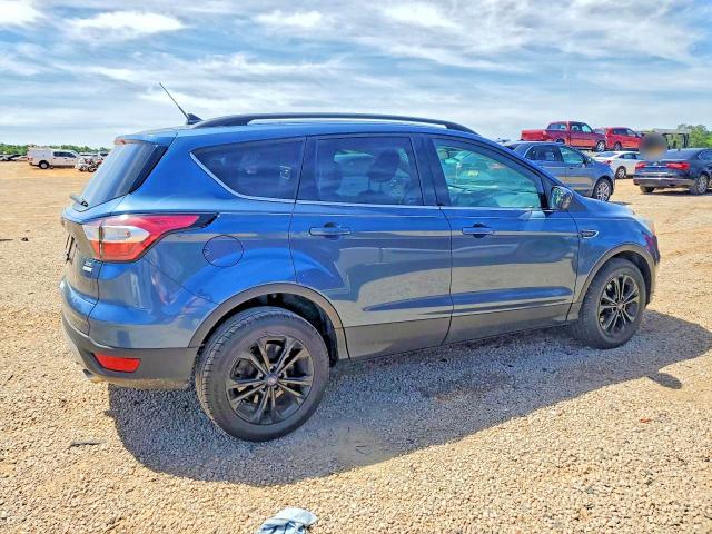 48914796 :رقم المزاد ، 1FMCU0HD8JUA44312 vin ، 2018 Ford Escape مزاد بيع