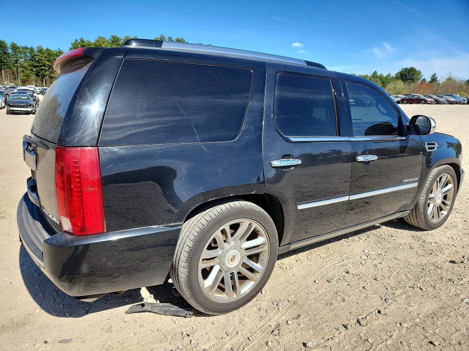 2010 Cadillac Escalade მანქანა იყიდება აუქციონზე, vin: 1GYUKDEF7AR257745, აუქციონის ნომერი: 50835856
