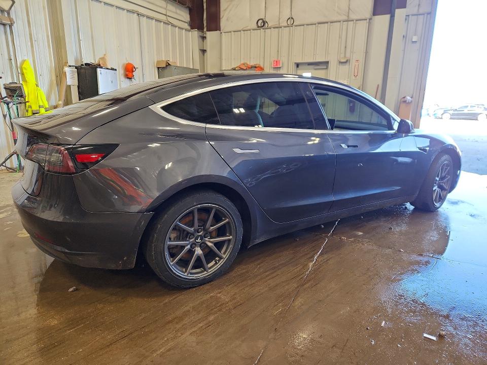 Продаж на аукціоні авто 2018 Tesla Model 3, vin: 5YJ3E1EB6JF085606, номер лоту: 50613256