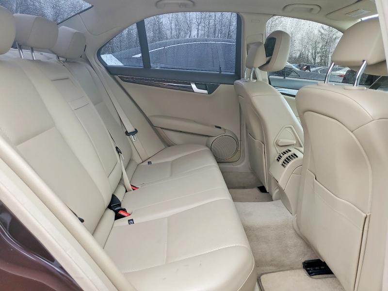 2012 Mercedes-benz C მანქანა იყიდება აუქციონზე, vin: WDDGF8FB7CF913706, აუქციონის ნომერი: 45835046