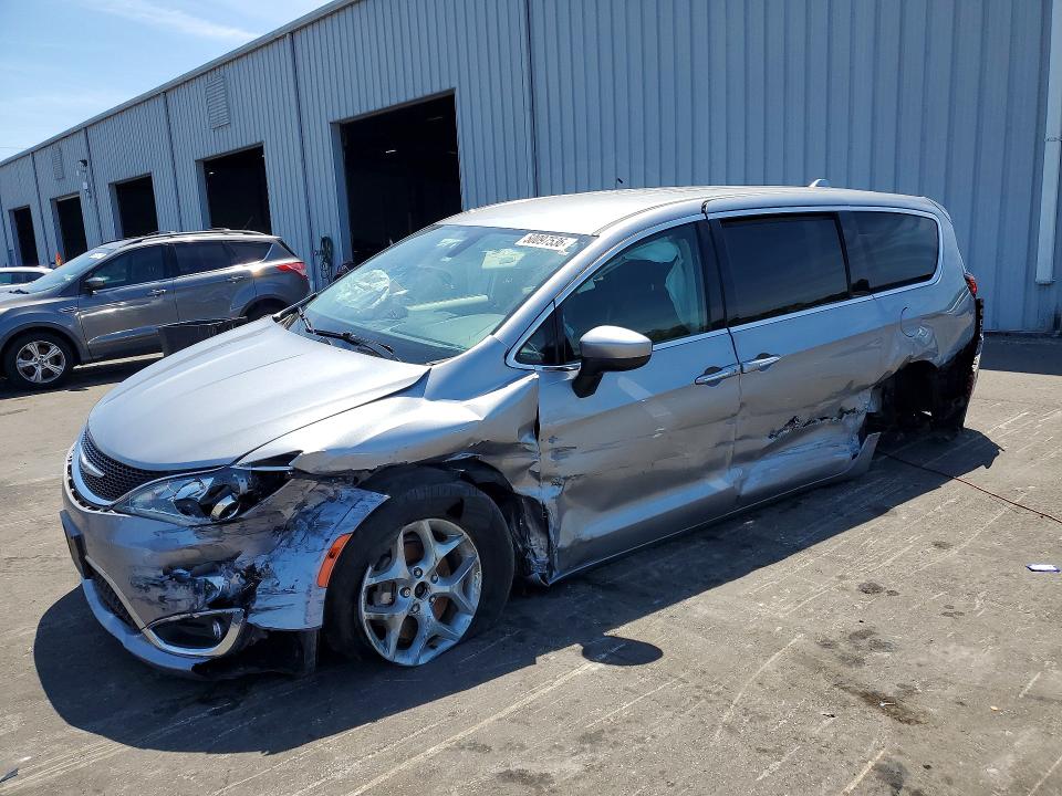 50097536 :رقم المزاد ، 2C4RC1BGXHR844885 vin ، 2017 Chrysler Pacifica مزاد بيع