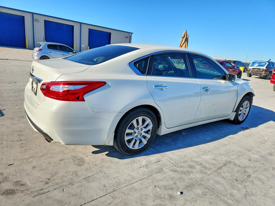 Продажа на аукционе авто 2017 Nissan Altima, vin: 1N4AL3AP4HN305319, номер лота: 48965326