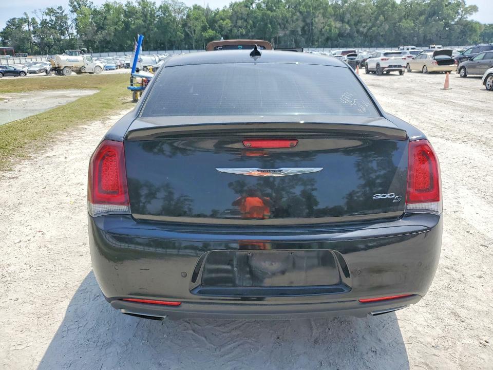 2017 Chrysler 300 მანქანა იყიდება აუქციონზე, vin: 2C3CCABT4HH639155, აუქციონის ნომერი: 50242496
