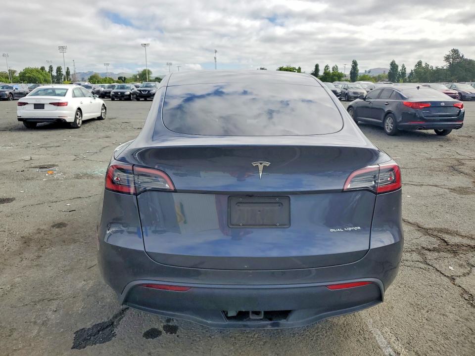 49752216 :رقم المزاد ، 7SAYGDEE0PF902110 vin ، 2023 Tesla Model Y مزاد بيع