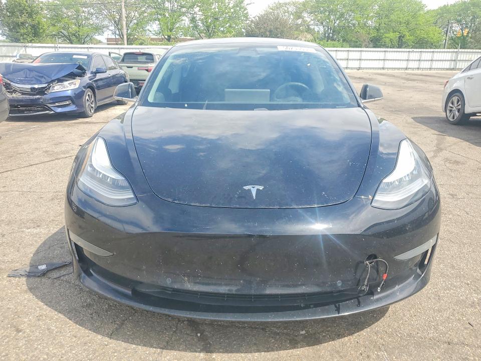 50233536 :رقم المزاد ، 5YJ3E1EB0KF385269 vin ، 2019 Tesla Model 3 مزاد بيع