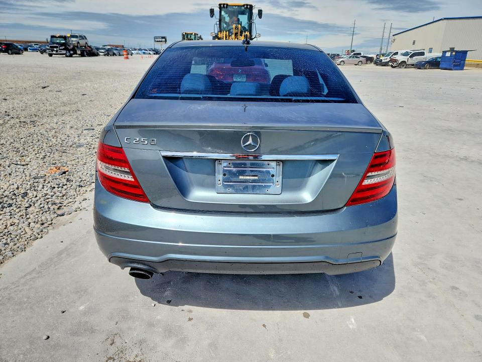 Продажа на аукционе авто 2012 Mercedes-benz C, vin: WDDGF4HB7CA642567, номер лота: 50187396