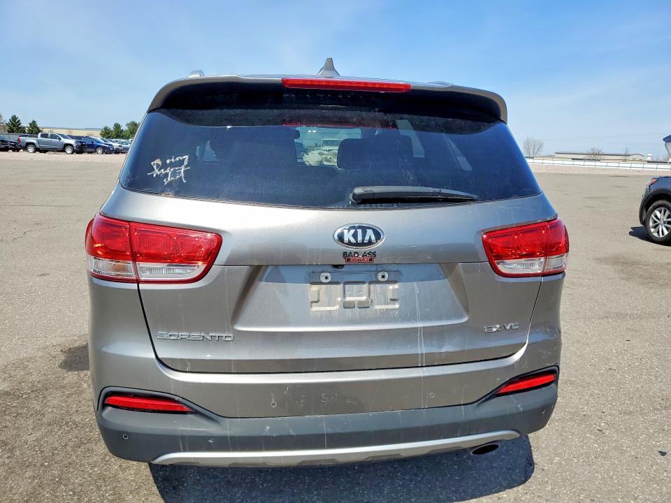 2017 Kia Sorento მანქანა იყიდება აუქციონზე, vin: 5XYPHDA51HG310012, აუქციონის ნომერი: 50652836