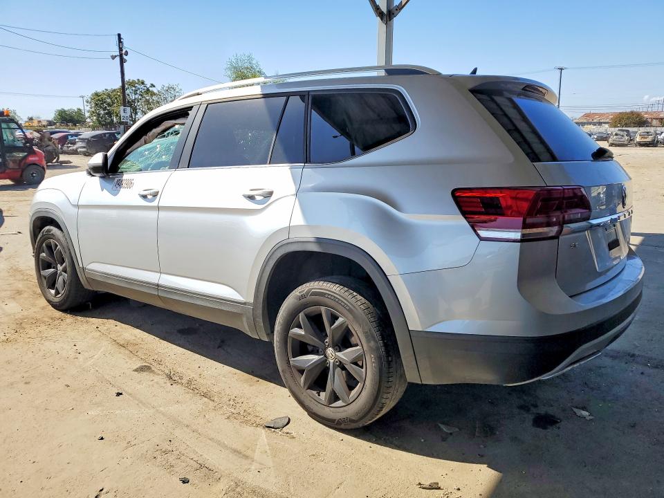 49493906 :رقم المزاد ، 1V2CR2CA9JC566823 vin ، 2018 Volkswagen Atlas مزاد بيع