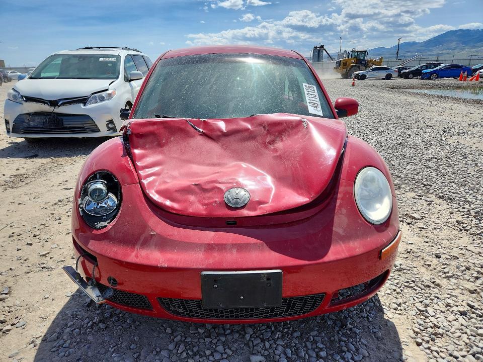 49113126 :رقم المزاد ، 3VWPW31C58M526444 vin ، 2008 Volkswagen New Beetle مزاد بيع