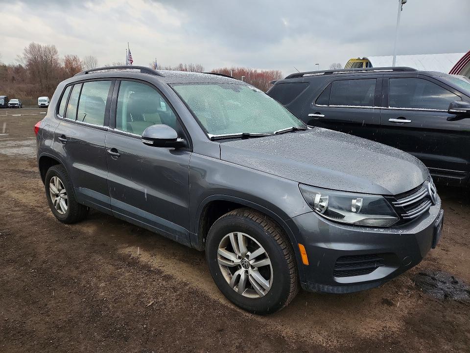 49175906 :رقم المزاد ، WVGBV7AX8GW598677 vin ، 2016 Volkswagen Tiguan مزاد بيع