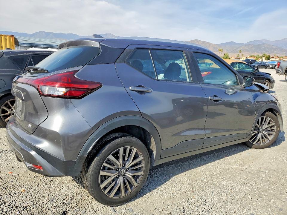 49680926 :رقم المزاد ، 3N1CP5CV9ML471444 vin ، 2021 Nissan Kicks مزاد بيع