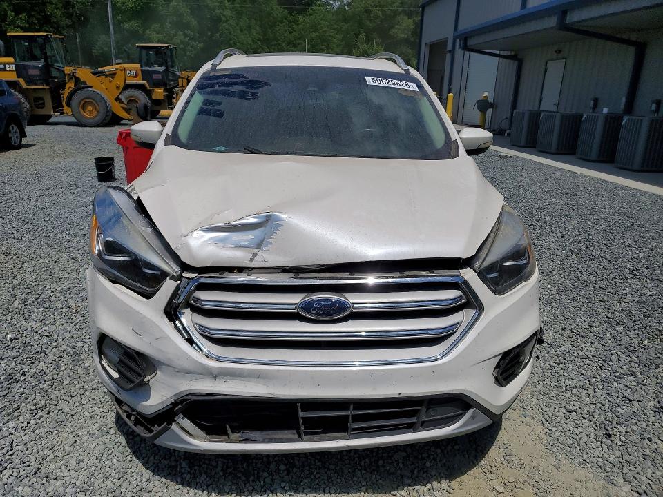 50629626 :رقم المزاد ، 1FMCU0J9XJUC67036 vin ، 2018 Ford Escape مزاد بيع