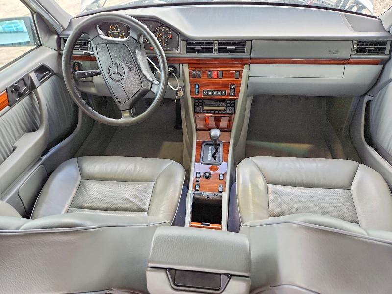 Продажа на аукционе авто 1995 Mercedes Benz E, vin: WDBEA32E1SC212130, номер лота: 46623296