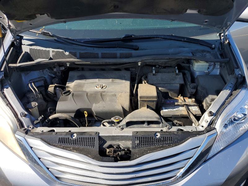 51041566 :رقم المزاد ، 5TDKK3DC2FS644940 vin ، 2015 Toyota Sienna مزاد بيع