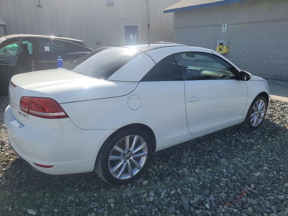 49334496 :رقم المزاد ، WVWBW8AH9FV001055 vin ، 2015 Volkswagen Eos مزاد بيع