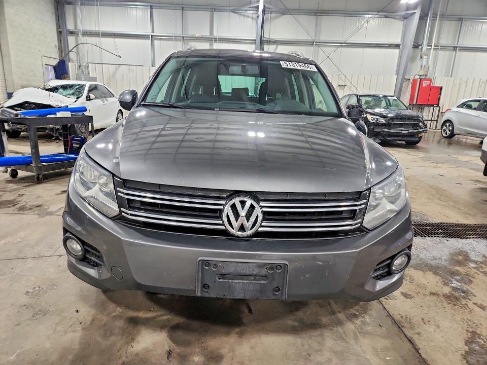2014 Volkswagen Tiguan მანქანა იყიდება აუქციონზე, vin: WVGBV3AX8EW625883, აუქციონის ნომერი: 51319466