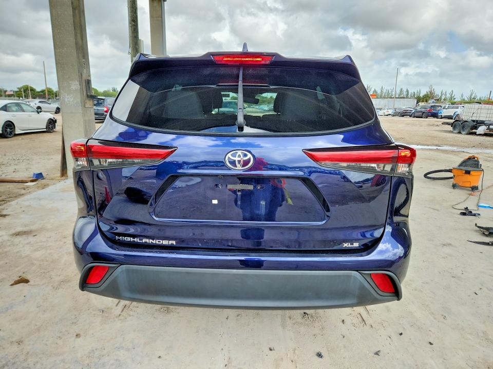 48690426 :رقم المزاد ، 5TDGZRAH4MS531217 vin ، 2021 Toyota Highlander مزاد بيع