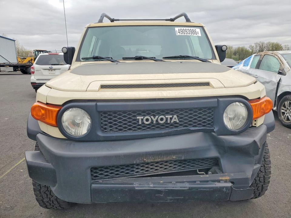 49093986 :رقم المزاد ، JTEBU4BF5AK095288 vin ، 2010 Toyota Fj Cruiser مزاد بيع