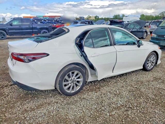 51828766 :رقم المزاد ، 4T1C11BKXPU092618 vin ، 2023 Toyota Camry مزاد بيع