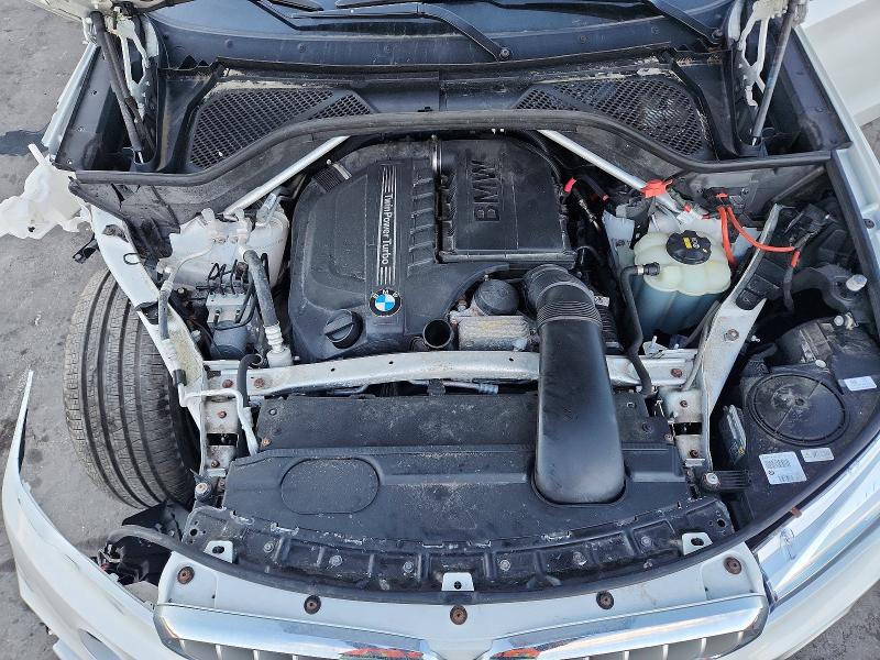 50735426 :رقم المزاد ، 5UXKR0C33H0X77710 vin ، 2017 Bmw X5 مزاد بيع