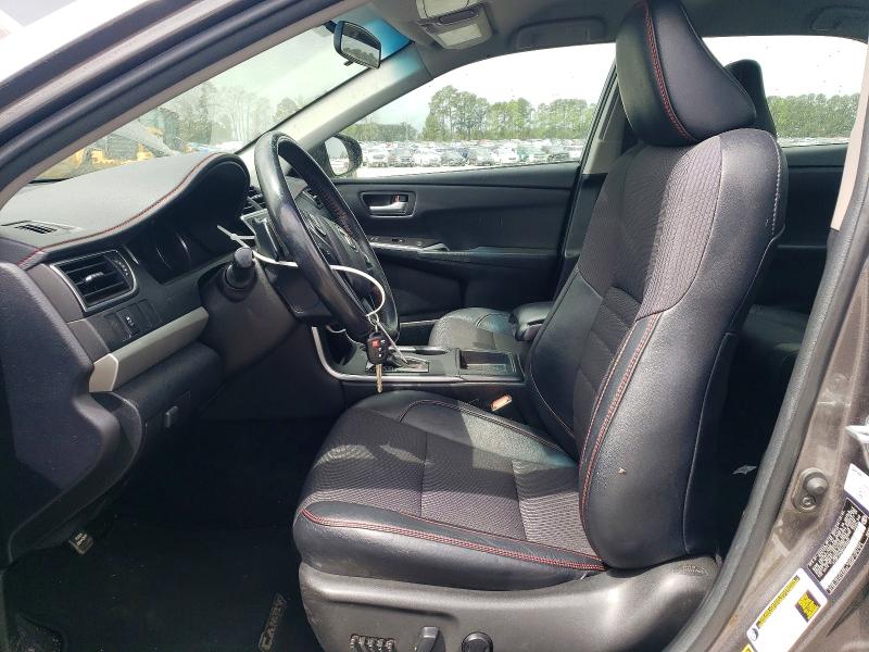 47806096 :رقم المزاد ، 4T1BF1FK3HU726327 vin ، 2017 Toyota Camry مزاد بيع