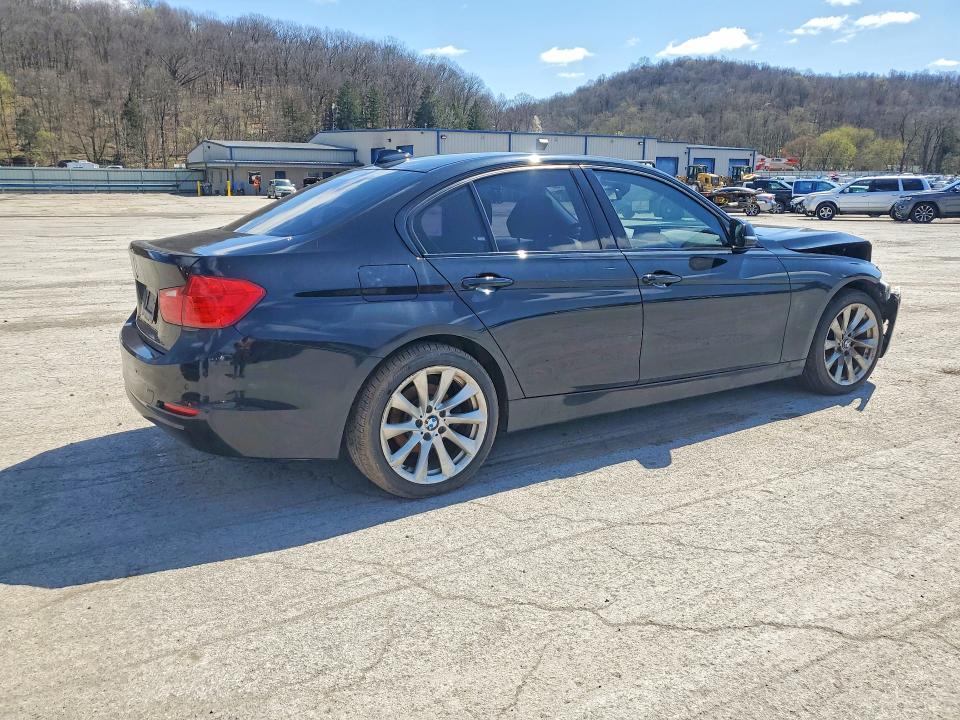 49140796 :رقم المزاد ، WBA3C3G50FNT51698 vin ، 2015 Bmw 320 مزاد بيع