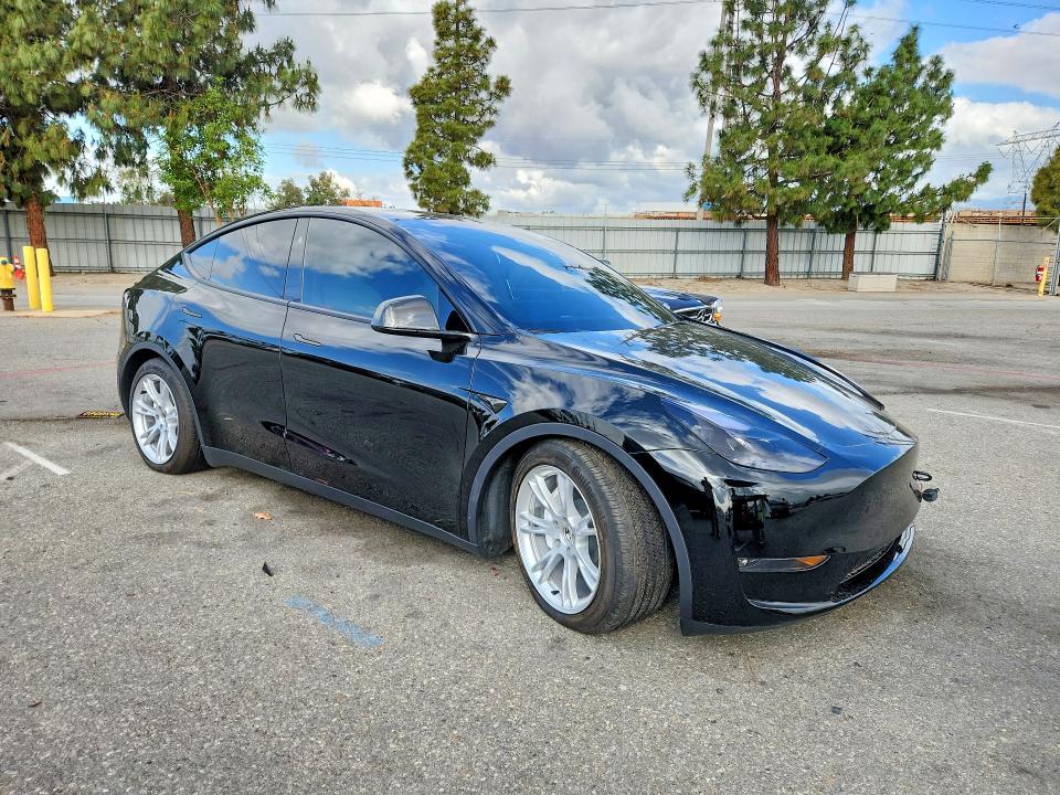 2024 Tesla Model Y მანქანა იყიდება აუქციონზე, vin: 7SAYGDEE2RF066383, აუქციონის ნომერი: 51379566