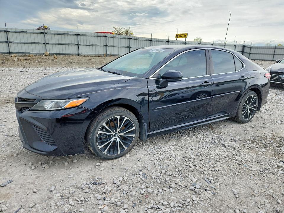 Продаж на аукціоні авто 2018 Toyota Camry, vin: 4T1B11HK6JU077561, номер лоту: 49656356