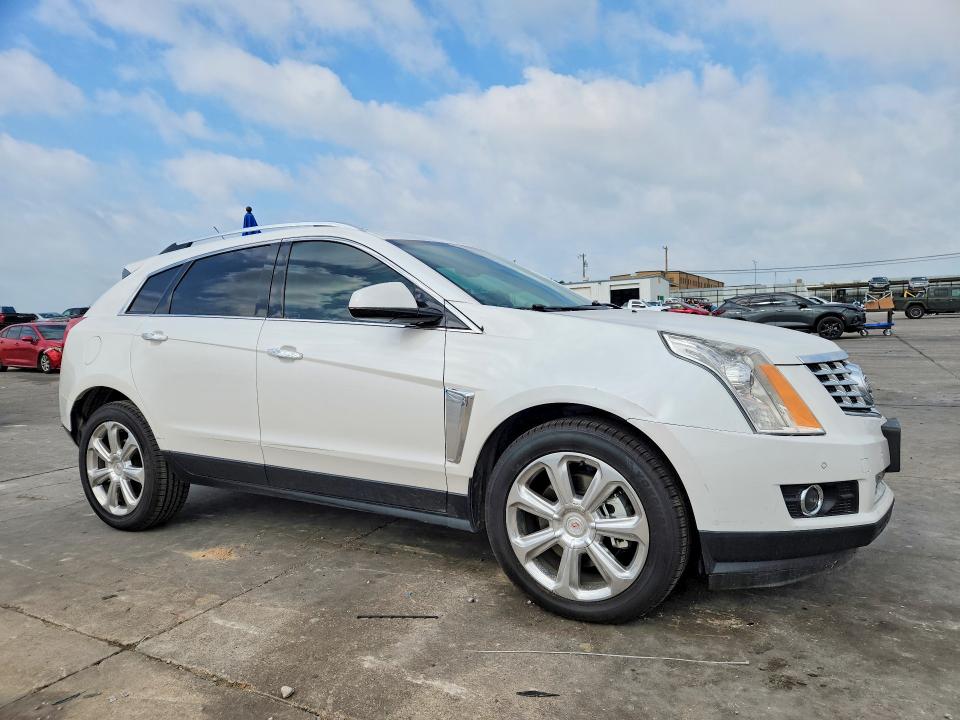 50932616 :رقم المزاد ، 3GYFNDE39FS637826 vin ، 2015 Cadillac Srx مزاد بيع