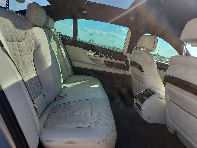48562936 :رقم المزاد ، WBA7F0C5XKGM24801 vin ، 2019 Bmw 750 مزاد بيع