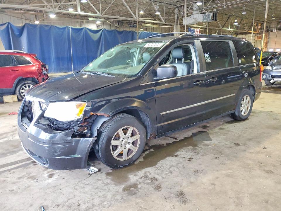 50002526 :رقم المزاد ، 2A4RR8D16AR405151 vin ، 2010 Chrysler Town & Country مزاد بيع