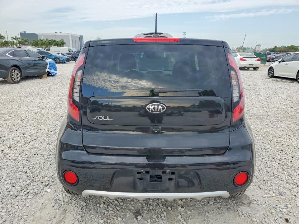 Продаж на аукціоні авто 2018 Kia Soul, vin: KNDJP3A52J7515313, номер лоту: 51951726