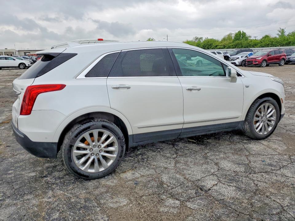 51184446 :رقم المزاد ، 1GYKNFRS1HZ173786 vin ، 2017 Cadillac Xt5 مزاد بيع