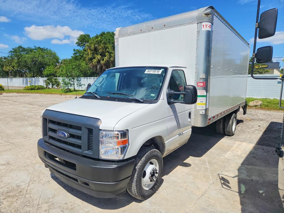 2022 Ford Econoline მანქანა იყიდება აუქციონზე, vin: 1FDXE4FN5NDC09840, აუქციონის ნომერი: 50319516
