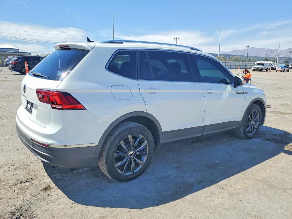 49331156 :رقم المزاد ، 3VV3B7AX2NM150550 vin ، 2022 Volkswagen Tiguan مزاد بيع