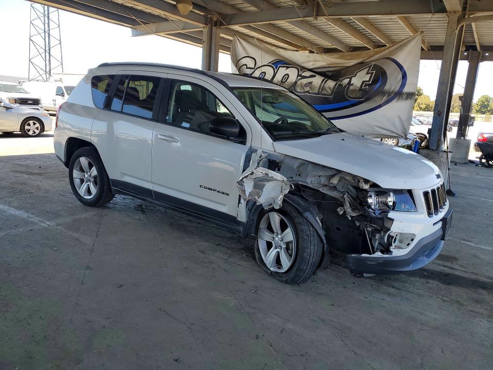 50255666 :رقم المزاد ، 1C4NJCBA4GD742835 vin ، 2016 Jeep Compass مزاد بيع