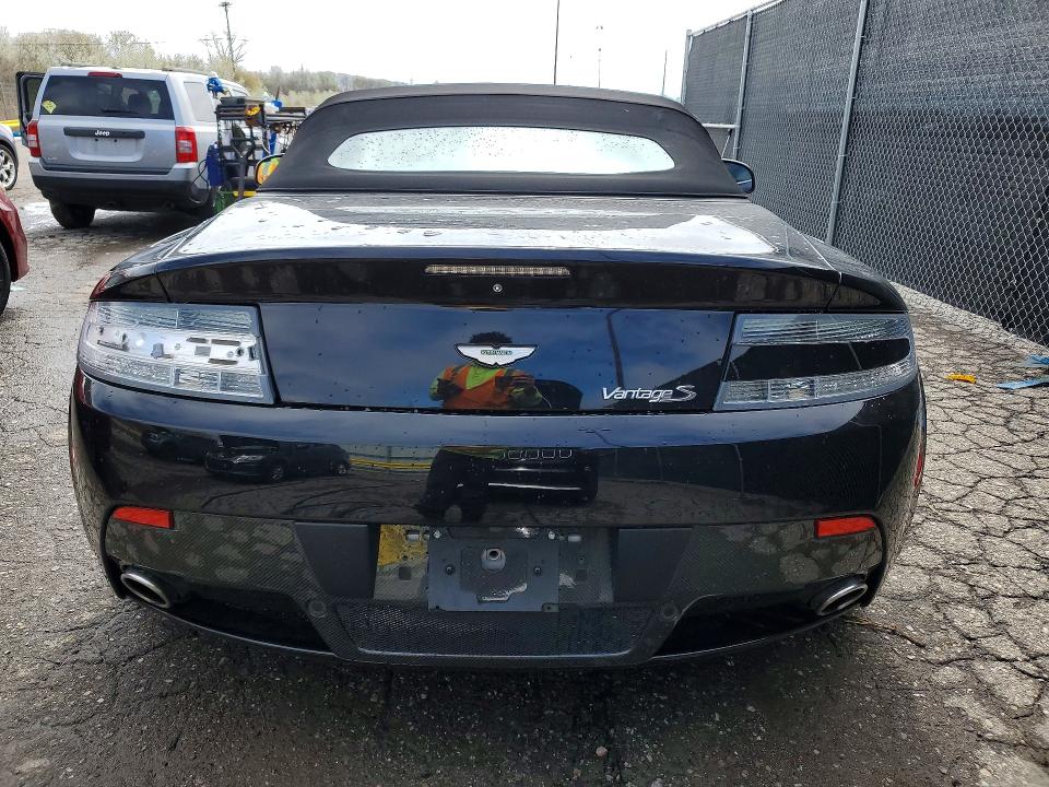 50048216 :رقم المزاد ، SCFEKBEL3BGD15131 vin ، 2011 Aston Martin V8 مزاد بيع