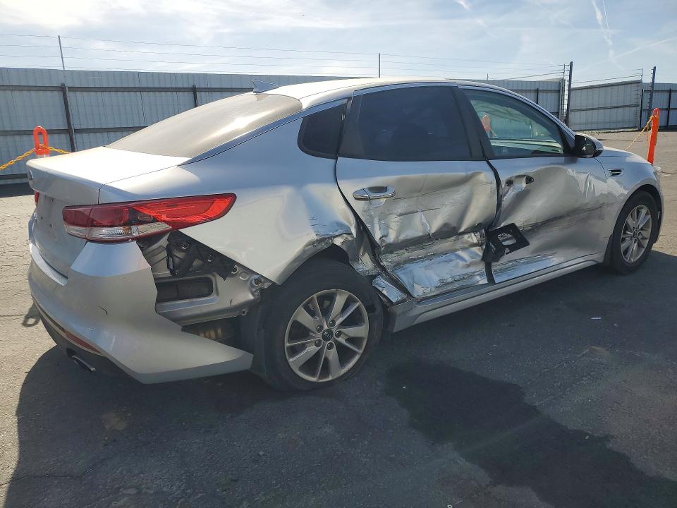 2017 Kia Optima მანქანა იყიდება აუქციონზე, vin: 5XXGT4L34HG159374, აუქციონის ნომერი: 50221046