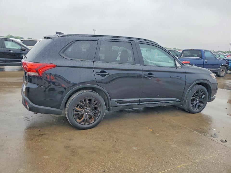 Продажа на аукционе авто 2018 Mitsubishi Outlander, vin: JA4AD3A33JZ029230, номер лота: 50854376