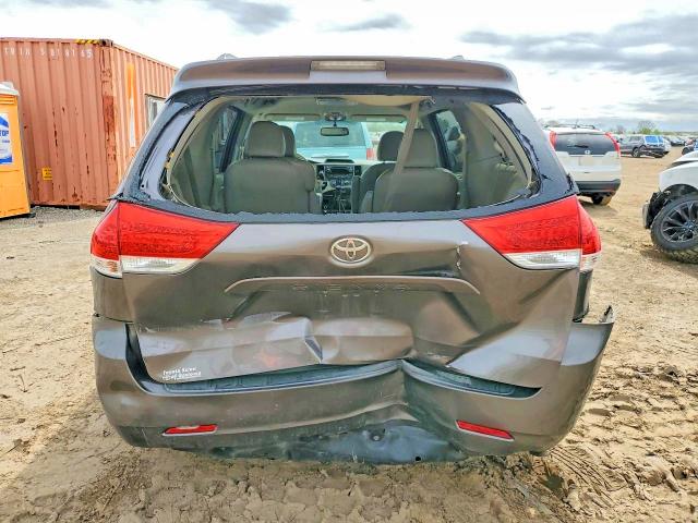 51280536 :رقم المزاد ، 5TDKK3DC9BS025553 vin ، 2011 Toyota Sienna مزاد بيع
