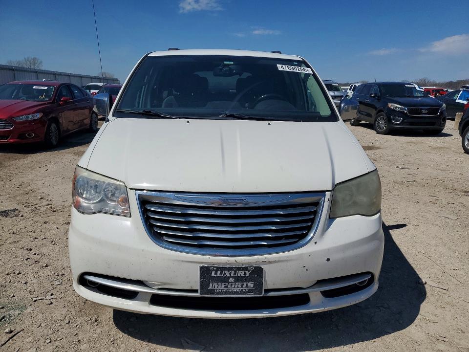 2013 Chrysler Town & Country მანქანა იყიდება აუქციონზე, vin: 2C4RC1CG6DR747773, აუქციონის ნომერი: 47690266
