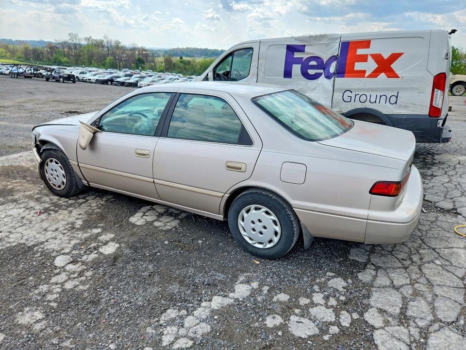 50830766 :رقم المزاد ، 4T1BG22K6XU559680 vin ، 1999 Toyota Camry مزاد بيع