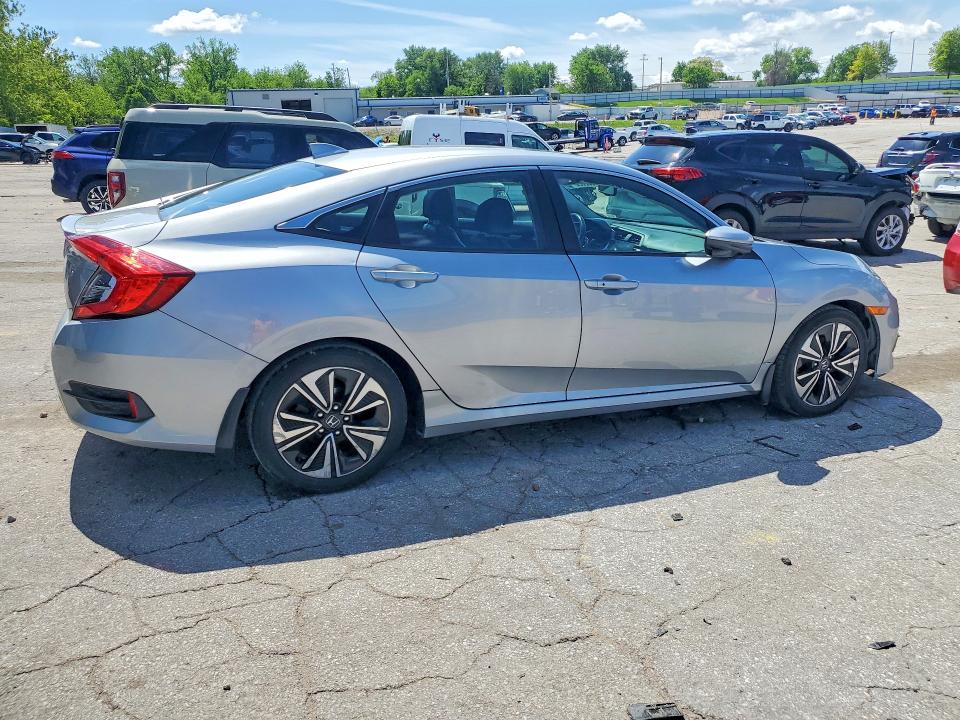 51592626 :رقم المزاد ، 19XFC1F79GE020843 vin ، 2016 Honda Civic مزاد بيع