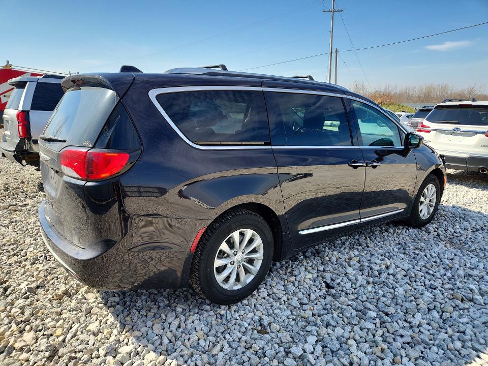 48712206 :رقم المزاد ، 2C4RC1BG9JR246700 vin ، 2018 Chrysler Pacifica مزاد بيع