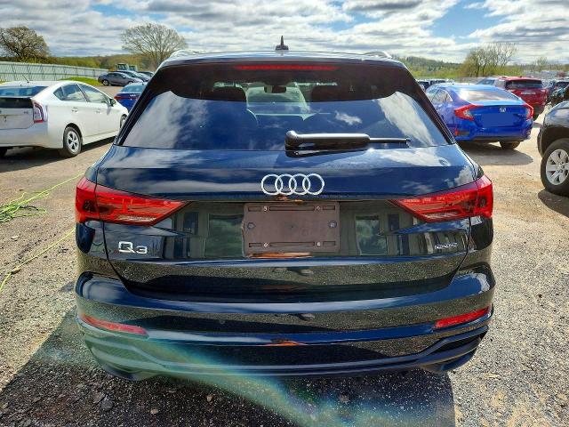 51350056 :رقم المزاد ، WA1DECF38M1020495 vin ، 2021 Audi Q3 مزاد بيع