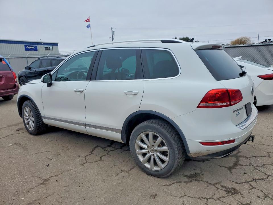 47941006 :رقم المزاد ، WVGEF9BP5ED003586 vin ، 2014 Volkswagen Touareg مزاد بيع